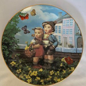 “Surprise" from The M.J. Hummel Plate Collection Little Companions